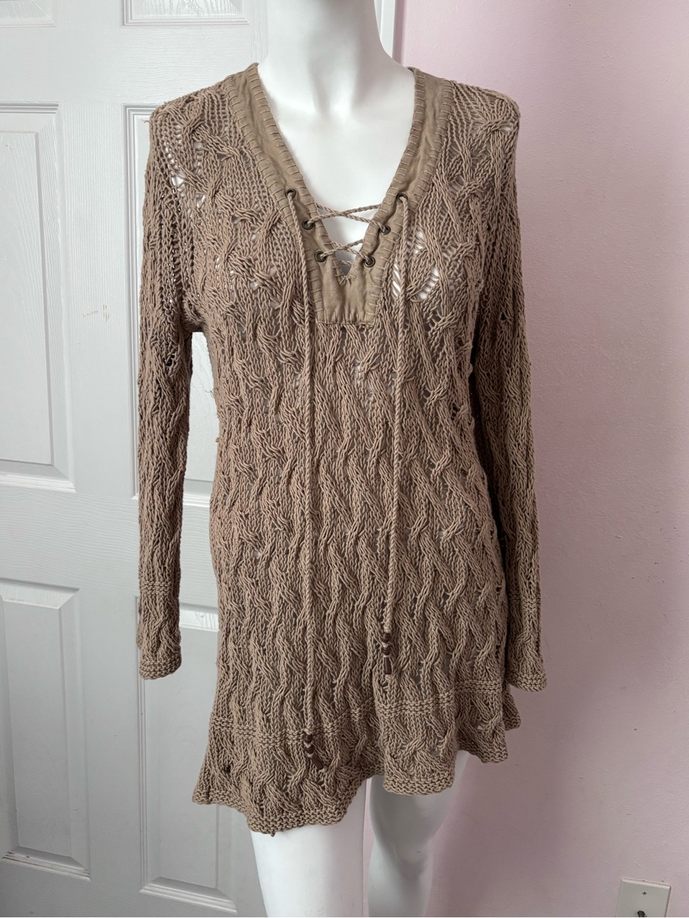 Tommy Bahama Women Linen Blend Chunky Cable Knit Lace Up Tunic Sweater Taupe - Picture 2 of 9